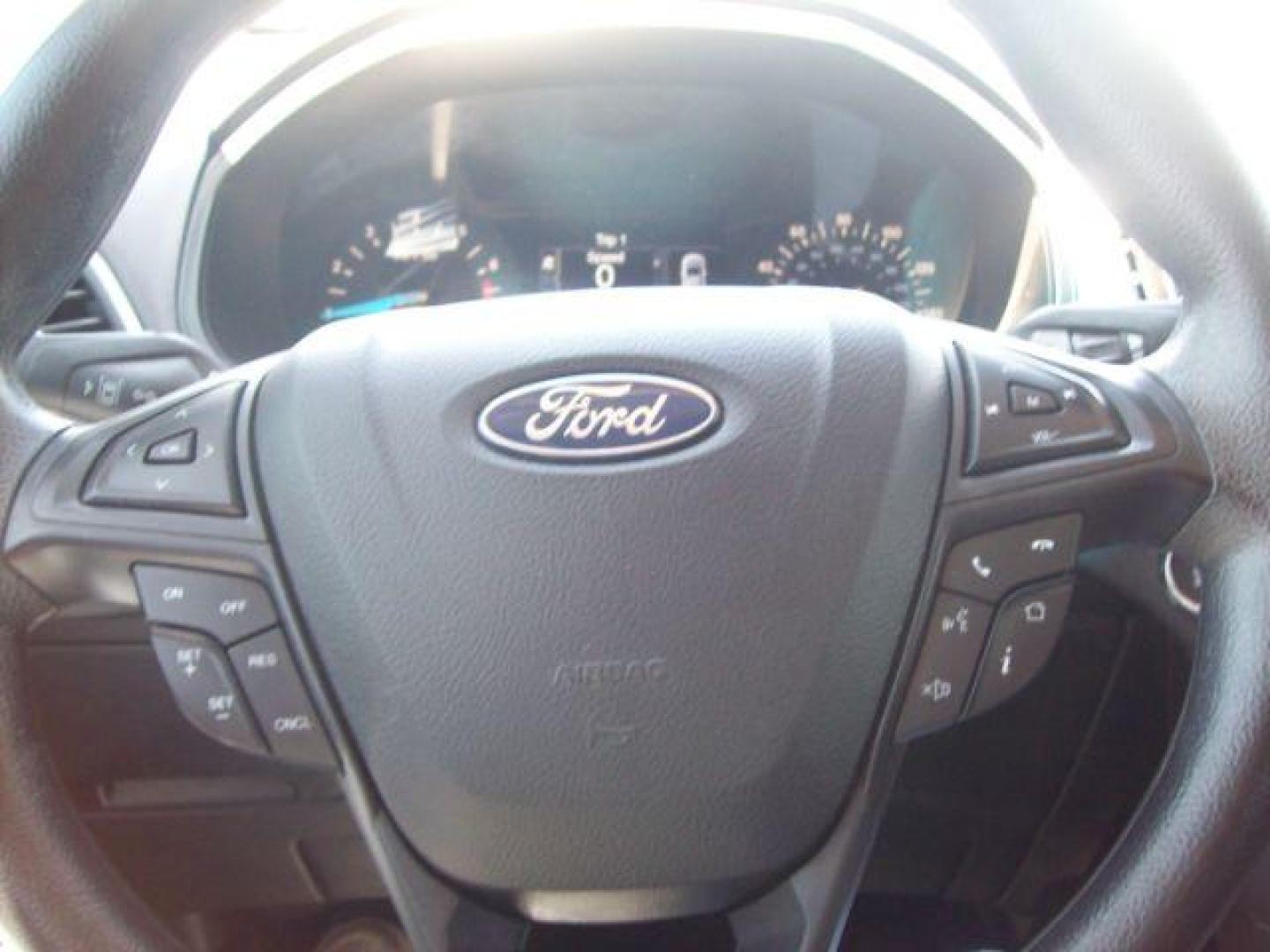 2020 White /Ebony, cloth Ford Edge SE FWD (2FMPK3G9XLB) with an 2.0L L4 DOHC 16V engine, 6-Speed Automatic transmission, located at 605 West Oak Street, West, TX, 76691, (254) 826-5852, 31.803501, -97.098549 - Photo#8