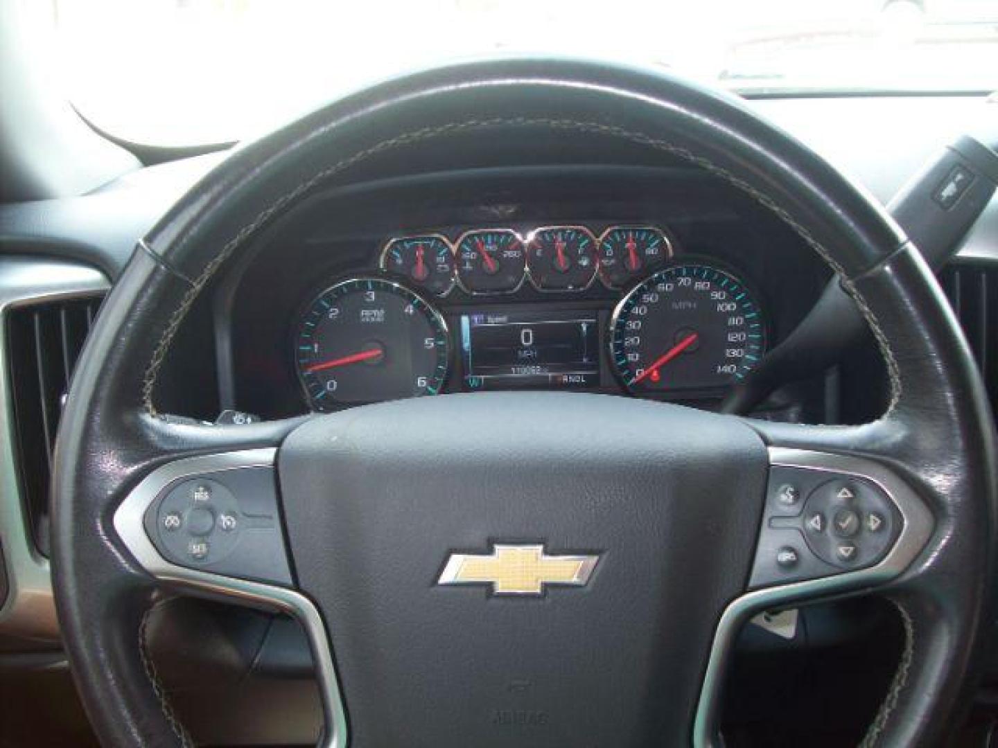 2018 White /Jet Black, cloth Chevrolet Silverado 1500 LT Crew Cab 2WD (3GCPCREC4JG) with an 5.3L V8 OHV 16V engine, 6-Speed Automatic transmission, located at 605 West Oak Street, West, TX, 76691, (254) 826-5852, 31.803501, -97.098549 - Photo#8