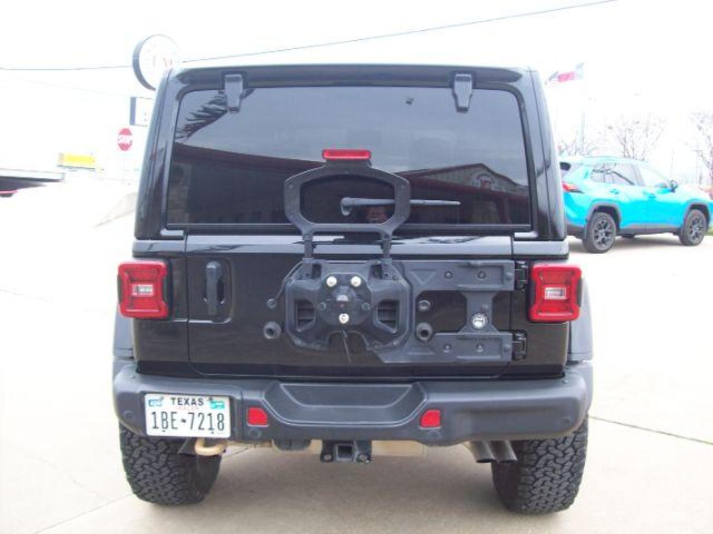 2021 Black /Black Leather Jeep Wrangler Unlimited Rubicon 392 (1C4JJXSJ5MW) with an 6.4L V8 DOHC 32V engine, 6-Speed Automatic transmission, located at 605 West Oak Street, West, TX, 76691, (254) 826-5852, 31.803501, -97.098549 - Photo#3