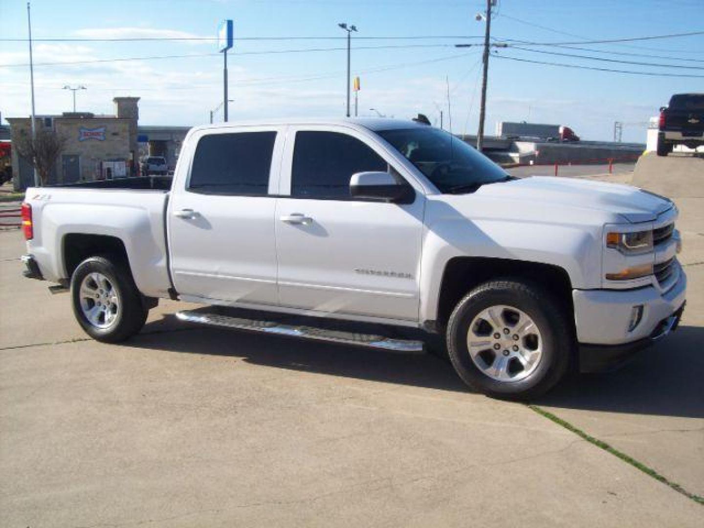 2017 White /Jet Black, leather Chevrolet Silverado 1500 LT Crew Cab 4WD (3GCUKRECXHG) with an 5.3L V8 OHV 16V engine, 6-Speed Automatic transmission, located at 605 West Oak Street, West, TX, 76691, (254) 826-5852, 31.803501, -97.098549 - Photo#1