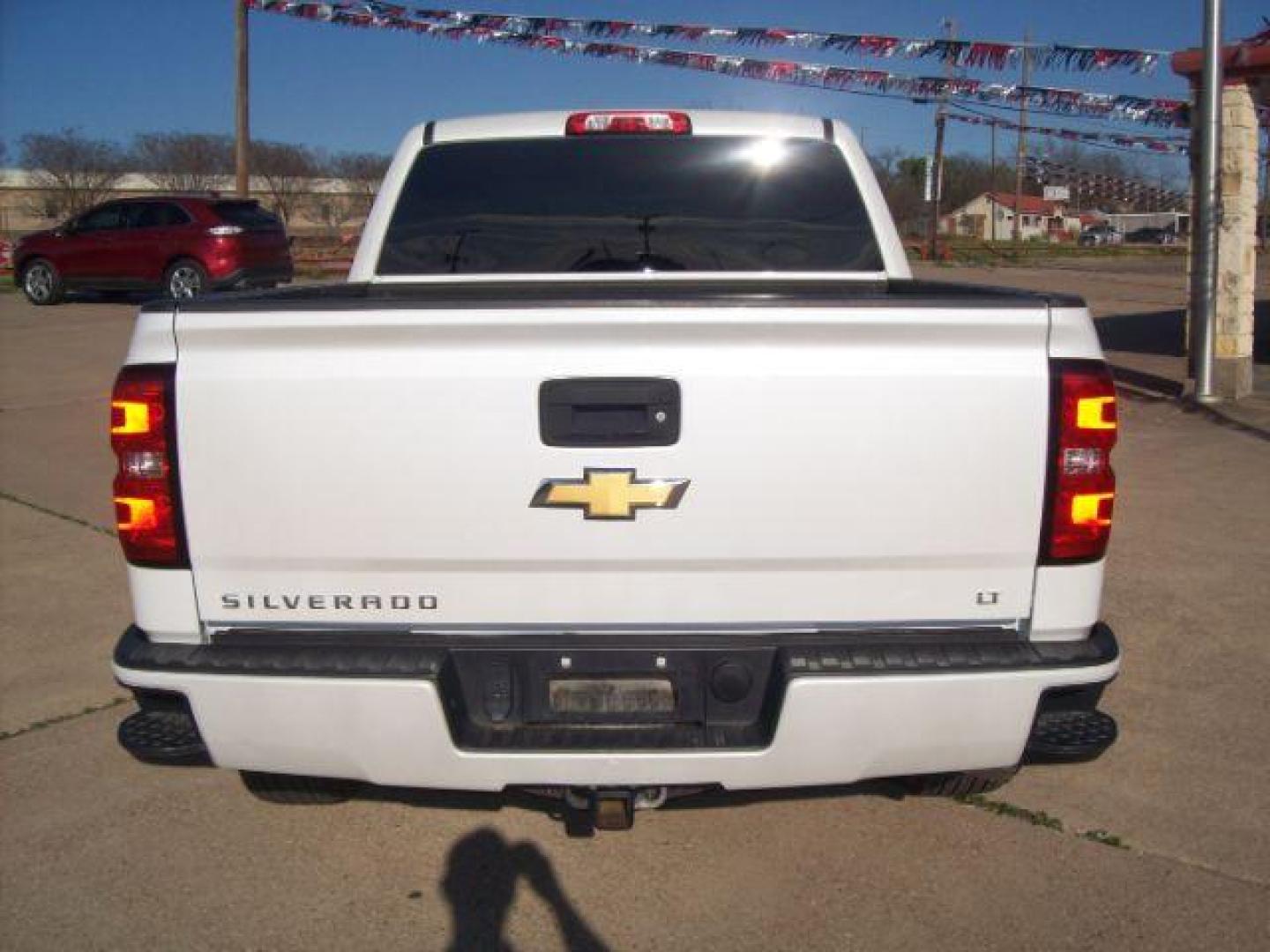 2017 White /Jet Black, leather Chevrolet Silverado 1500 LT Crew Cab 4WD (3GCUKRECXHG) with an 5.3L V8 OHV 16V engine, 6-Speed Automatic transmission, located at 605 West Oak Street, West, TX, 76691, (254) 826-5852, 31.803501, -97.098549 - Photo#3