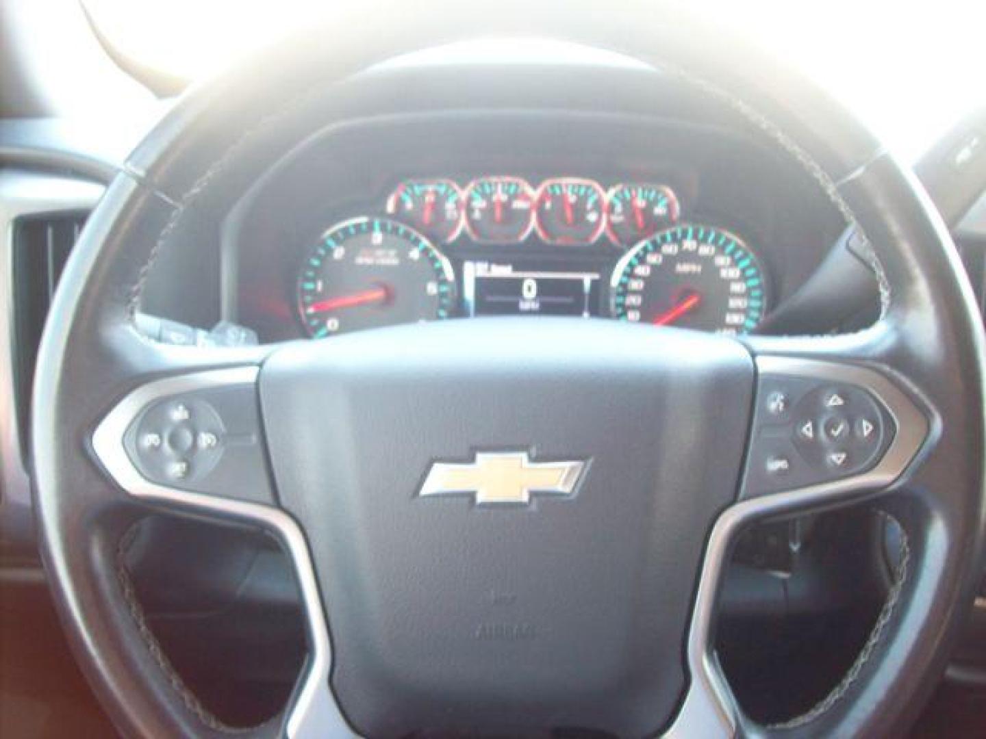 2017 White /Jet Black, leather Chevrolet Silverado 1500 LT Crew Cab 4WD (3GCUKRECXHG) with an 5.3L V8 OHV 16V engine, 6-Speed Automatic transmission, located at 605 West Oak Street, West, TX, 76691, (254) 826-5852, 31.803501, -97.098549 - Photo#8