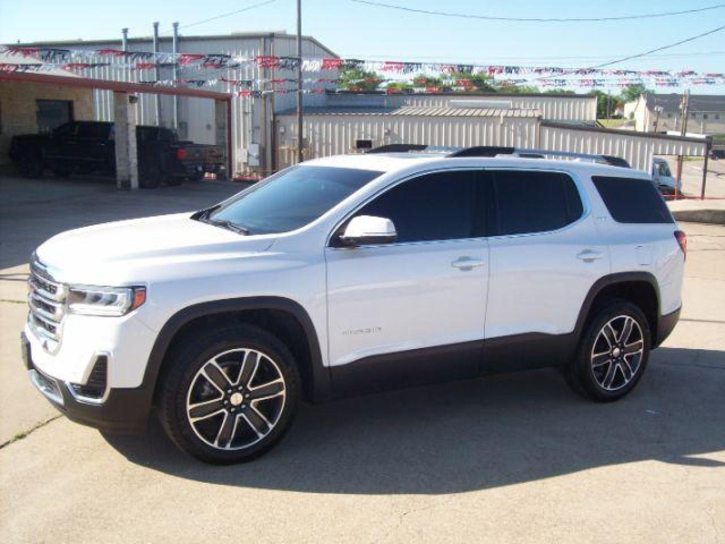 2023 White /Jet Black GMC Acadia SLT (1GKKNMLS0PZ) with an 3.6L V6 DOHC 24V engine, 9-Speed Automatic transmission, located at 605 West Oak Street, West, TX, 76691, (254) 826-5852, 31.803501, -97.098549 - Photo#0