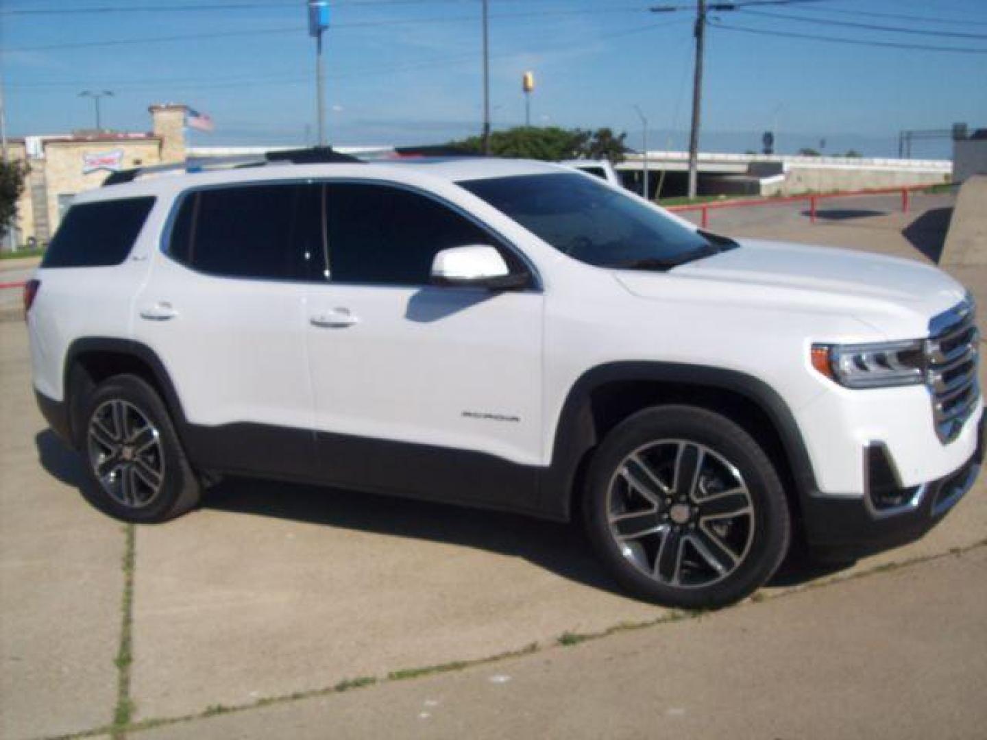 2023 White /Jet Black GMC Acadia SLT (1GKKNMLS0PZ) with an 3.6L V6 DOHC 24V engine, 9-Speed Automatic transmission, located at 605 West Oak Street, West, TX, 76691, (254) 826-5852, 31.803501, -97.098549 - Photo#1