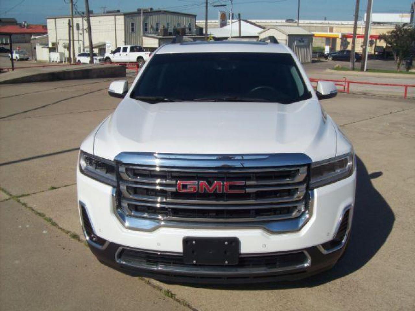 2023 White /Jet Black GMC Acadia SLT (1GKKNMLS0PZ) with an 3.6L V6 DOHC 24V engine, 9-Speed Automatic transmission, located at 605 West Oak Street, West, TX, 76691, (254) 826-5852, 31.803501, -97.098549 - Photo#2