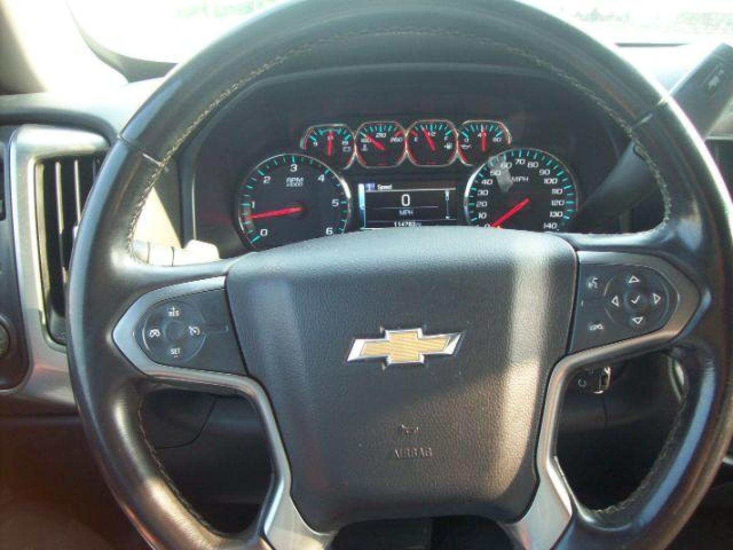 2018 White /Jet Black, cloth Chevrolet Silverado 1500 LT Crew Cab 2WD (3GCPCREC6JG) with an 5.3L V8 OHV 16V engine, 6-Speed Automatic transmission, located at 605 West Oak Street, West, TX, 76691, (254) 826-5852, 31.803501, -97.098549 - Photo#7