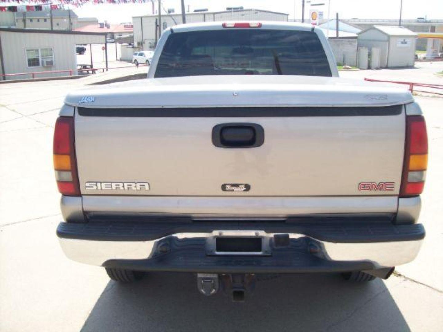 2002 Tan /Graphite Cloth Interior GMC Sierra 2500HD SLE Ext. Cab Short Bed 2WD (1GTHC29U12Z) with an 6.0L V8 OHV 16V engine, located at 605 West Oak Street, West, TX, 76691, (254) 826-5852, 31.803501, -97.098549 - Photo#3