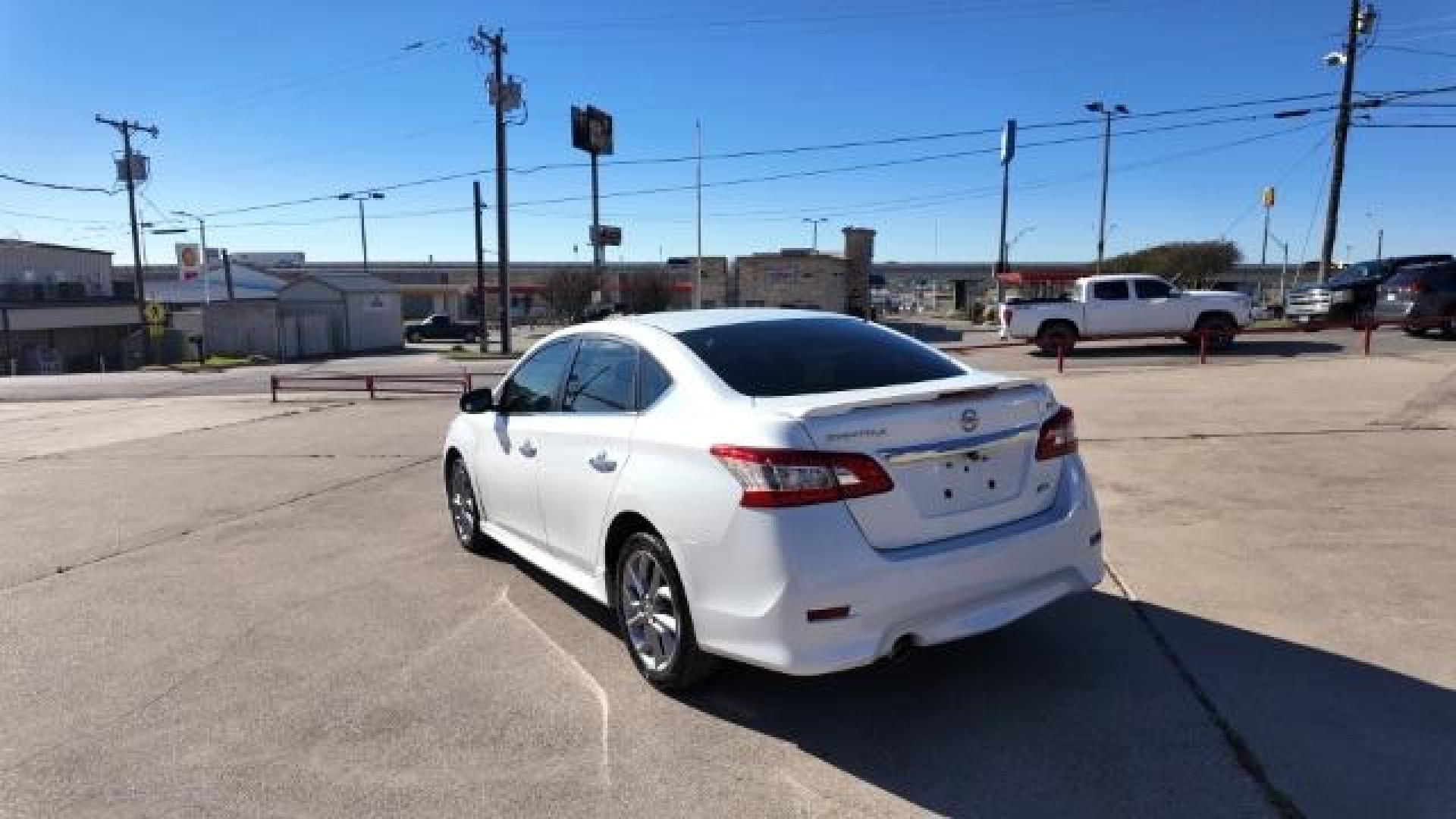 2014 White /Black Nissan Sentra SR (3N1AB7AP4EY) with an 1.8L L4 SFI DOHC 16V engine, Continuously Variable Transmission transmission, located at 605 West Oak Street, West, TX, 76691, (254) 826-5852, 31.803501, -97.098549 - Photo#1