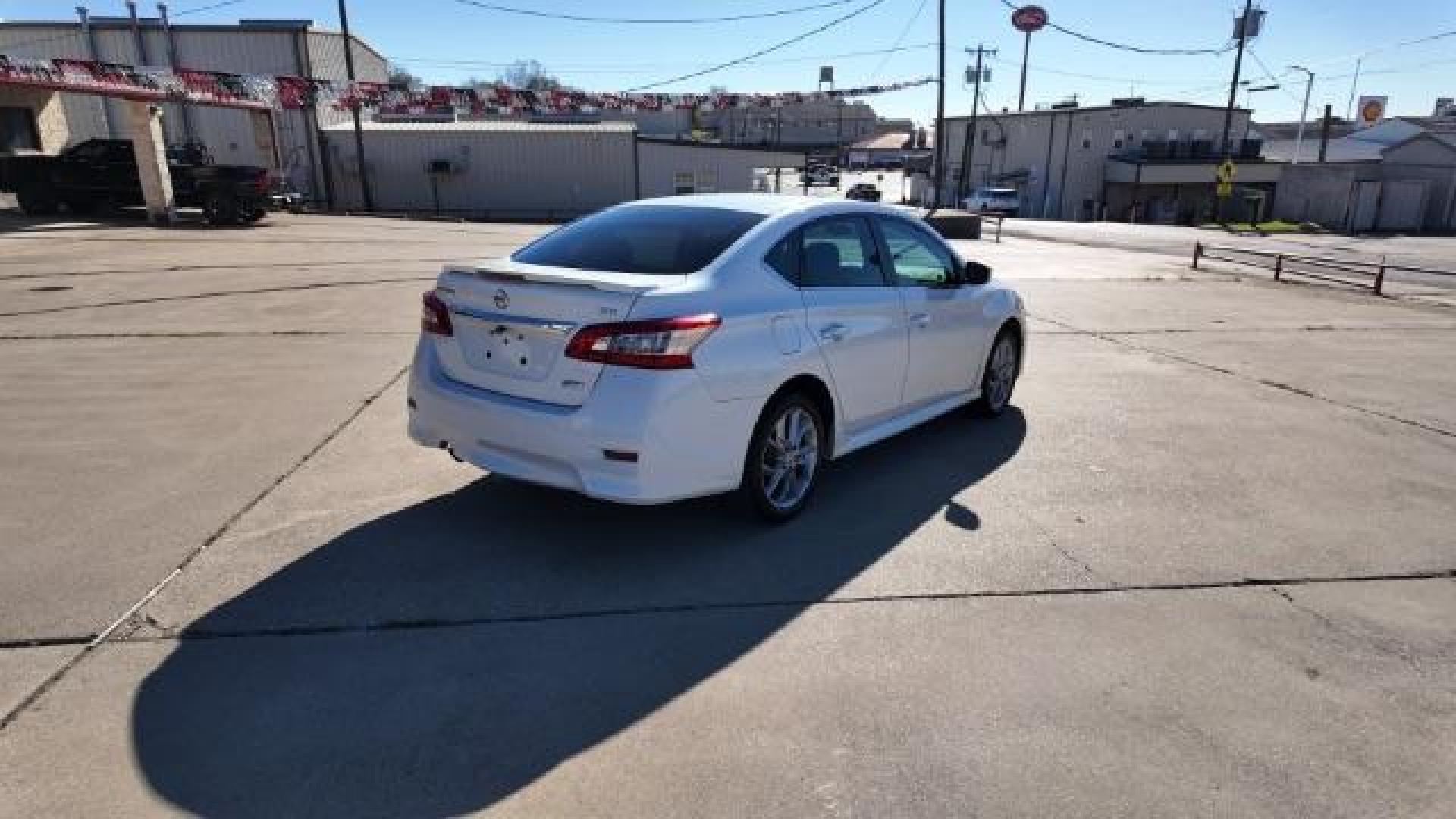 2014 White /Black Nissan Sentra SR (3N1AB7AP4EY) with an 1.8L L4 SFI DOHC 16V engine, Continuously Variable Transmission transmission, located at 605 West Oak Street, West, TX, 76691, (254) 826-5852, 31.803501, -97.098549 - Photo#2