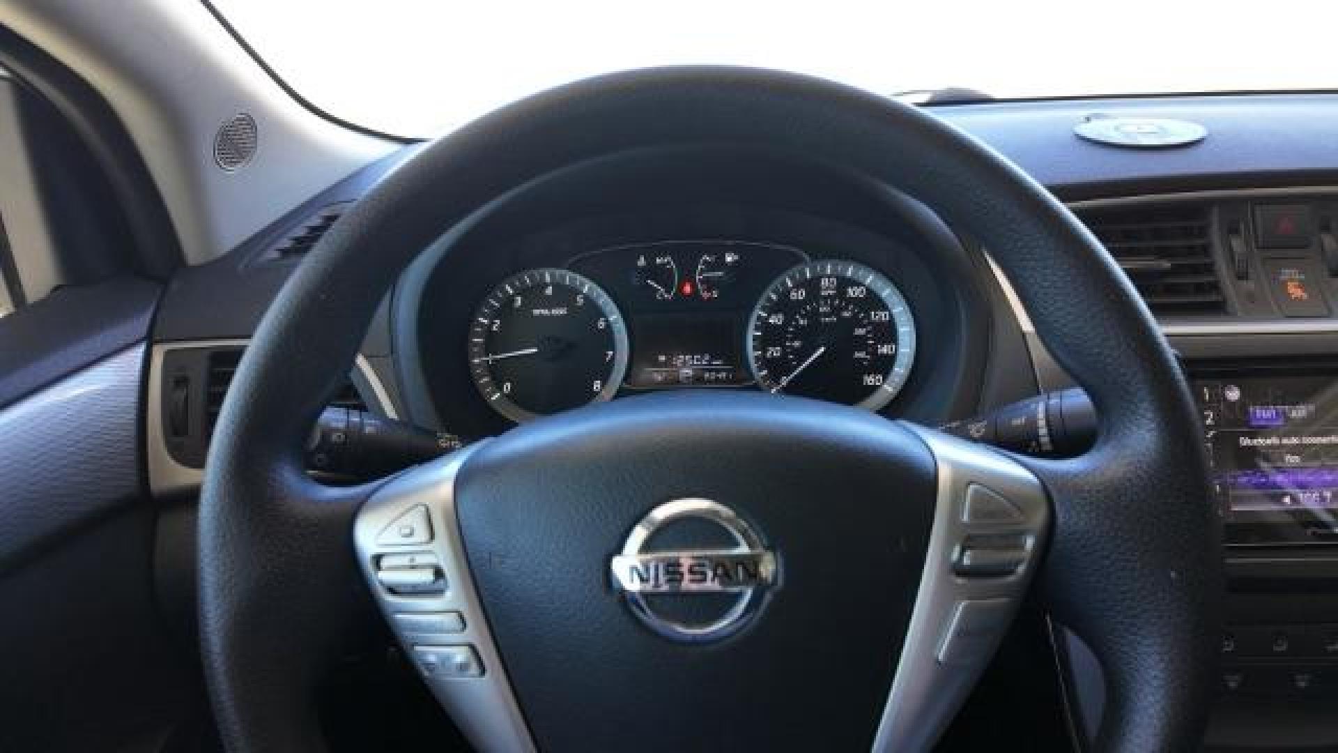 2014 White /Black Nissan Sentra SR (3N1AB7AP4EY) with an 1.8L L4 SFI DOHC 16V engine, Continuously Variable Transmission transmission, located at 605 West Oak Street, West, TX, 76691, (254) 826-5852, 31.803501, -97.098549 - Photo#8