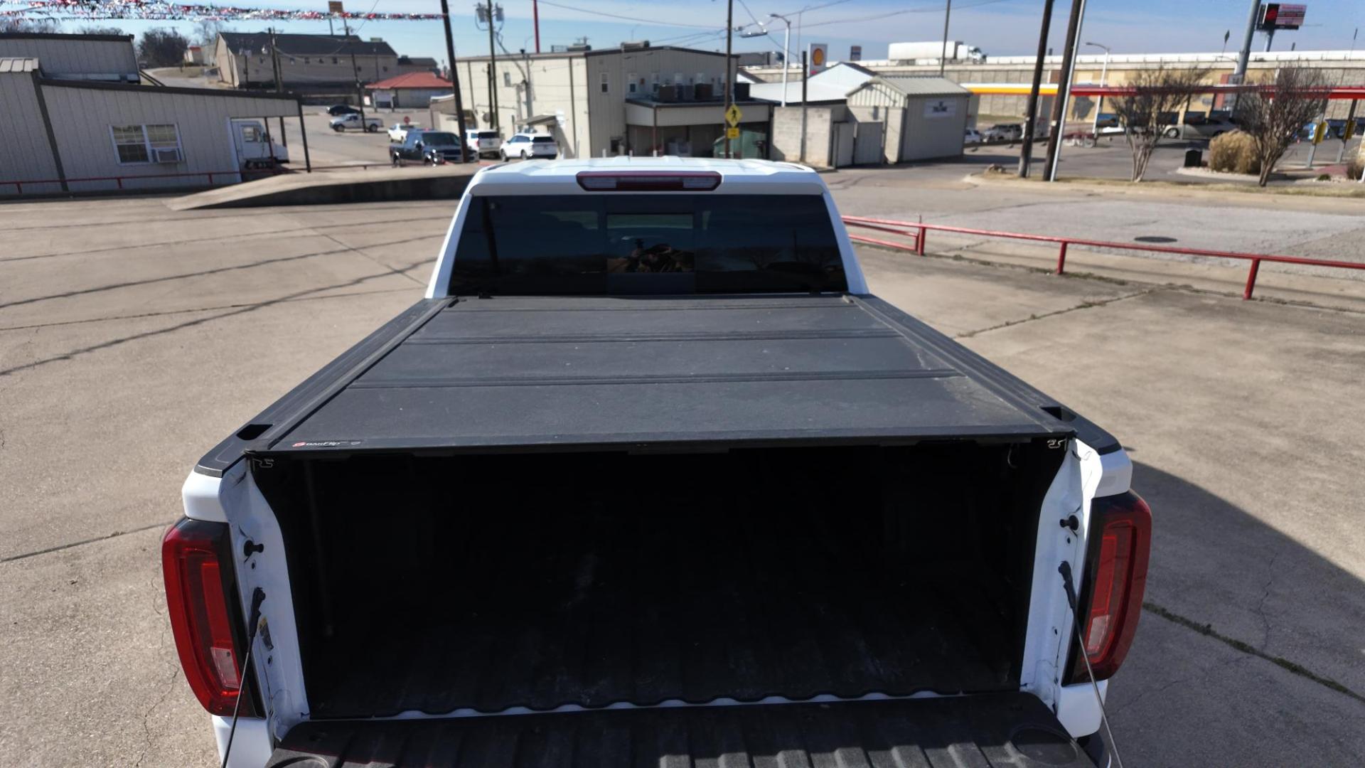 2020 White /Jet Black, leather GMC Sierra 1500 SLT Crew Cab Short Box 4WD (3GTU9DED5LG) with an 5.3L V8 OHV 16V engine, 6-Speed Automatic transmission, located at 605 West Oak Street, West, TX, 76691, (254) 826-5852, 31.803501, -97.098549 - Photo#7