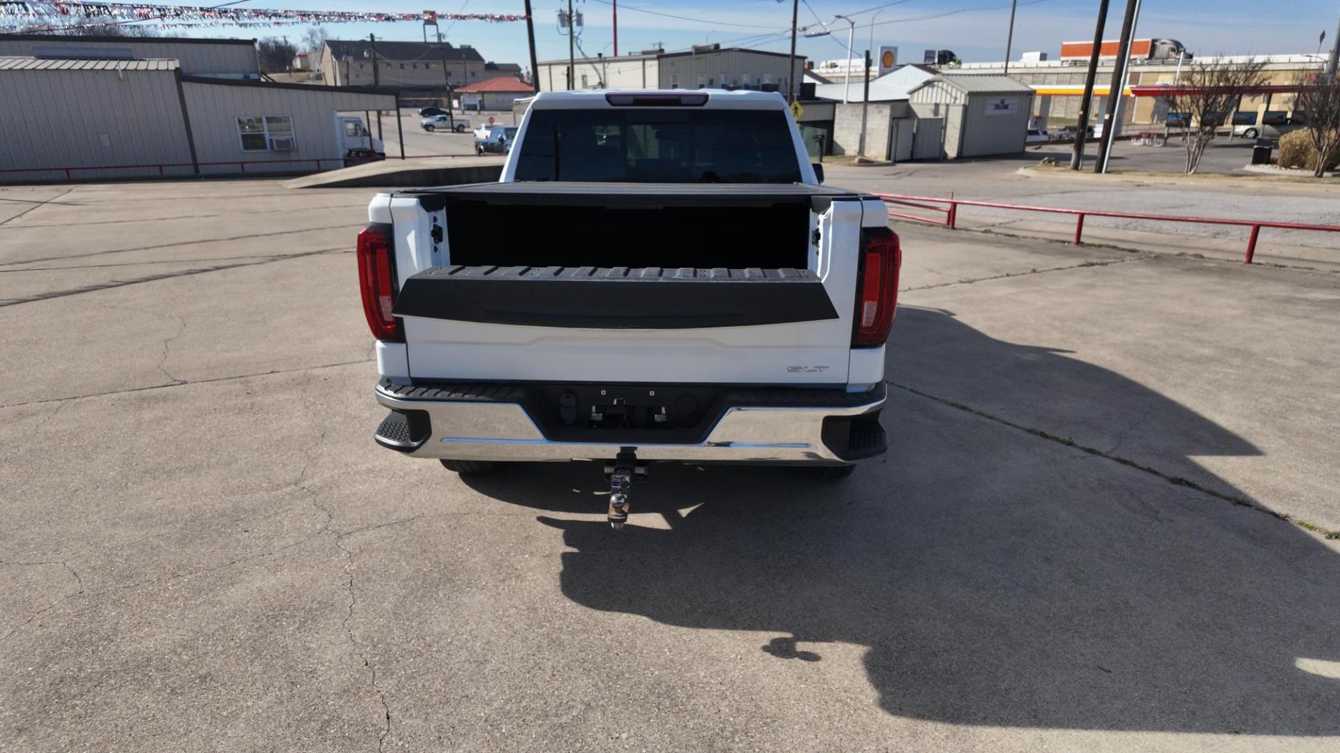 2020 White /Jet Black, leather GMC Sierra 1500 SLT Crew Cab Short Box 4WD (3GTU9DED5LG) with an 5.3L V8 OHV 16V engine, 6-Speed Automatic transmission, located at 605 West Oak Street, West, TX, 76691, (254) 826-5852, 31.803501, -97.098549 - Photo#5