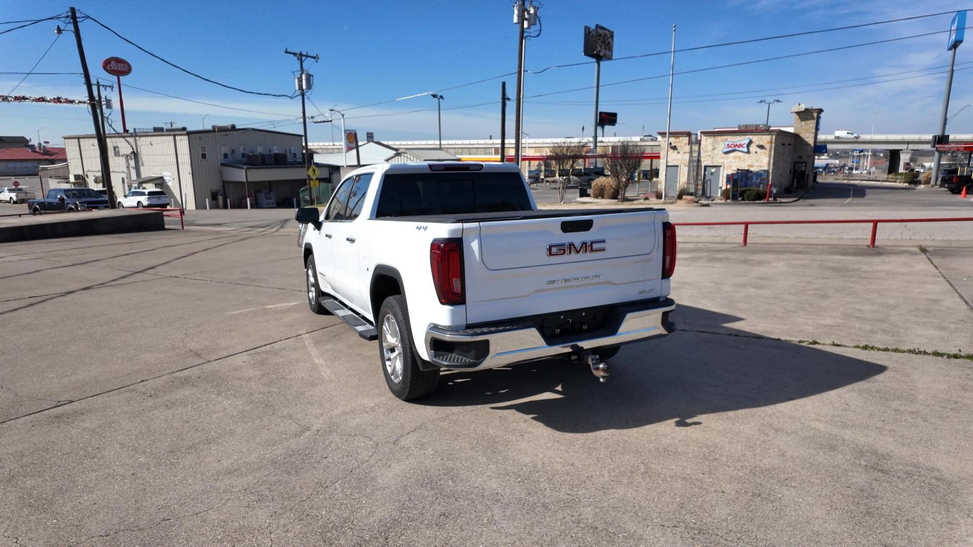 2020 White /Jet Black, leather GMC Sierra 1500 SLT Crew Cab Short Box 4WD (3GTU9DED5LG) with an 5.3L V8 OHV 16V engine, 6-Speed Automatic transmission, located at 605 West Oak Street, West, TX, 76691, (254) 826-5852, 31.803501, -97.098549 - Photo#3